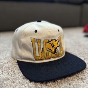 Vintage UCLA Bruins snapback never worn!